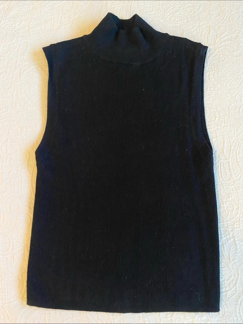 Black Sleeveless Mock Neck Top Like New